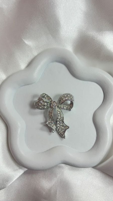 BROŠKA BOW- SILVER